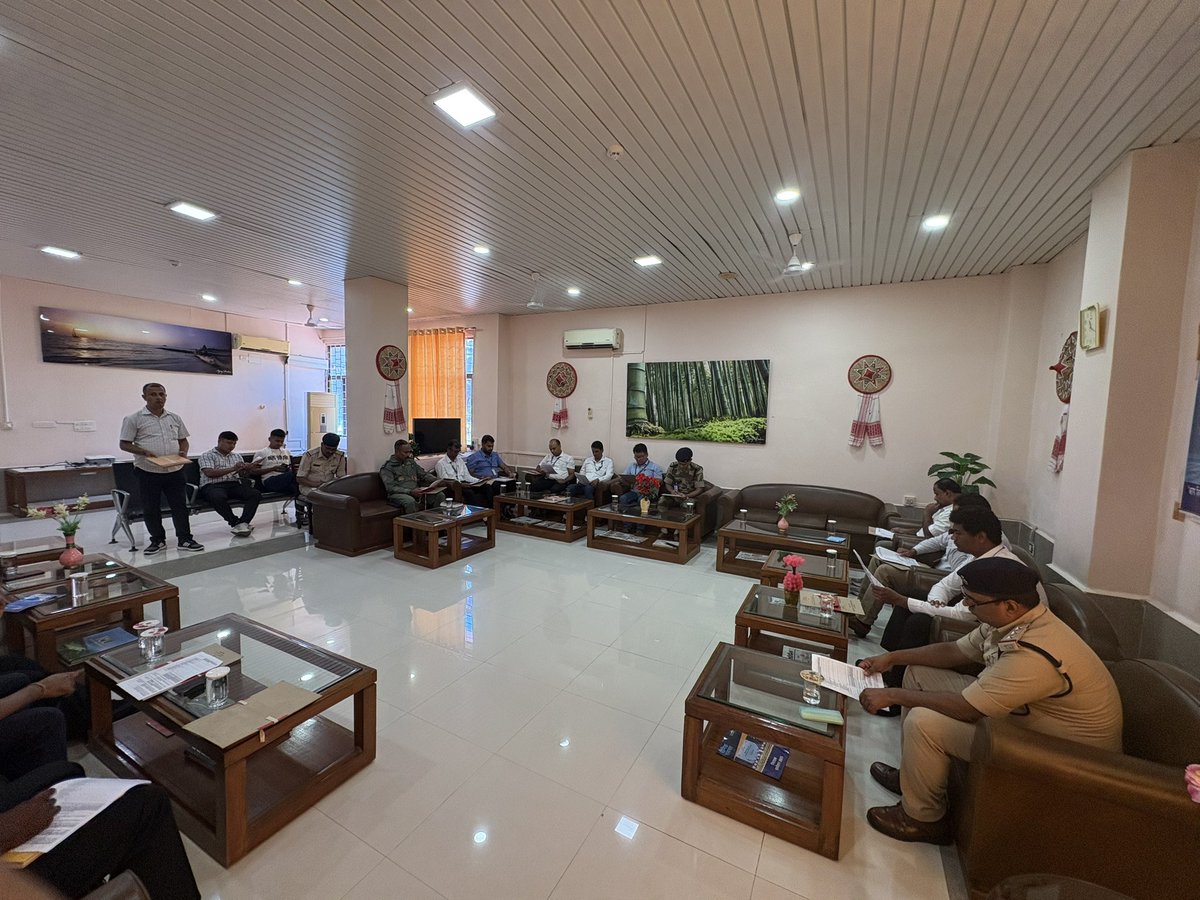 aailbrairport's tweet image. Security first!  Monthly APSC meeting held today at Lilabari Airport to review security protocols, address pending compliances &amp;amp; ensure a safe flying experience for all.  #AirportSecurity #LilabariAirport #AviationSafety