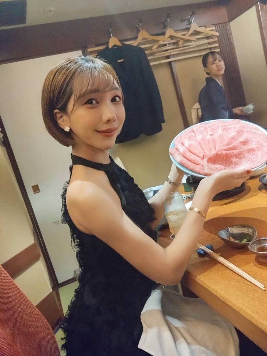 GOGOLOTUSFLOWER's tweet photo. 今半万窯。メモリーのママと美味しくて面白でエロネタ満載の夕飯なう。
#歌舞伎町 #今半 #新宿 #クラブメモリー #希月志帆 #カラオケ #karaoke #karaokepub #ロータスフラワー #LOTUSFLOWE #ニューハーフ https://t.co/x1teyX4oOb