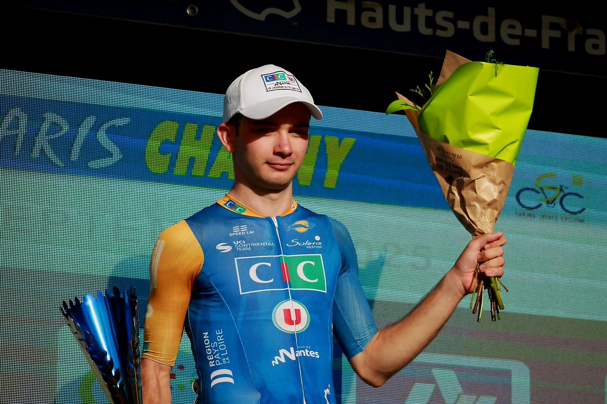 L arrivée de <a href="/ParisChauny/">Paris - Chauny</a> . Victoire de <a href="/lottocycling_/">Lotto Cycling Team</a>   Arnaud De lie. Et podium final.  <a href="/cicunantes/">CIC U Nantes</a> <a href="/decathlonAG2RLM/">DECATHLON AG2R LA MONDIALE TEAM</a> <a href="/XDSAstanaTeam/">XDS Astana Team</a>