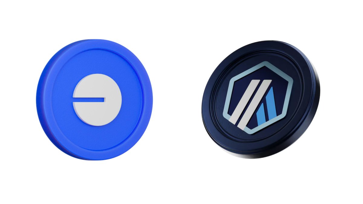 mySupermeme's tweet photo. Base vs. Arbitrum | est. TGE price  $BASE 

Base outperforms Arbitrum (ARB) in key metrics like TVL and user activity. Many expect $BASE’s valuation to surpass peers at launch.

📊 Data as of Sept 22, 2025 (DefiLlama):
• Base TVL: $5.03B → >1.5× Arbitrum’s ~$3.4B
• Daily txs: 14.57M
• Active addresses (24h): ~832K
• Rank: 6th-largest chain by TVL

🔥 Why Base stands out
• TVL is organic, driven by real DeFi (Aerodrome etc.)
• Consistently hitting new ATHs
• Built-in advantages from Coinbase infra + user funnel

⚖️ Arbitrum’s edge (TVS – L2Beat):
• Arbitrum: $19.6B
• Base: $14.97B

👉 Base = stronger liquidity + engagement
👉 Arbitrum = stronger capital security

💰 Valuation Outlook
• Benchmarking ARB → $BASE FDV ~$15.9B at launch
• Supply: 10B → est. TGE price ≈ $1.59

#Base #Arbitrum #layer2