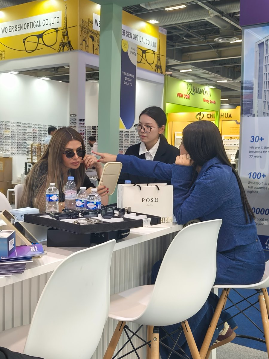 YINGCHANG_GROUP's tweet image. SILMO Paris 2025 is coming to a perfect close! ✨
Our booth was very popular.
Thank you to everyone who stopped by and made this event such a success. 💙

See you at the next show!

#SILMOParis #EyewearTrends #OpticalIndustry #chinafactory #eyewearmanufacture #Parisfashio