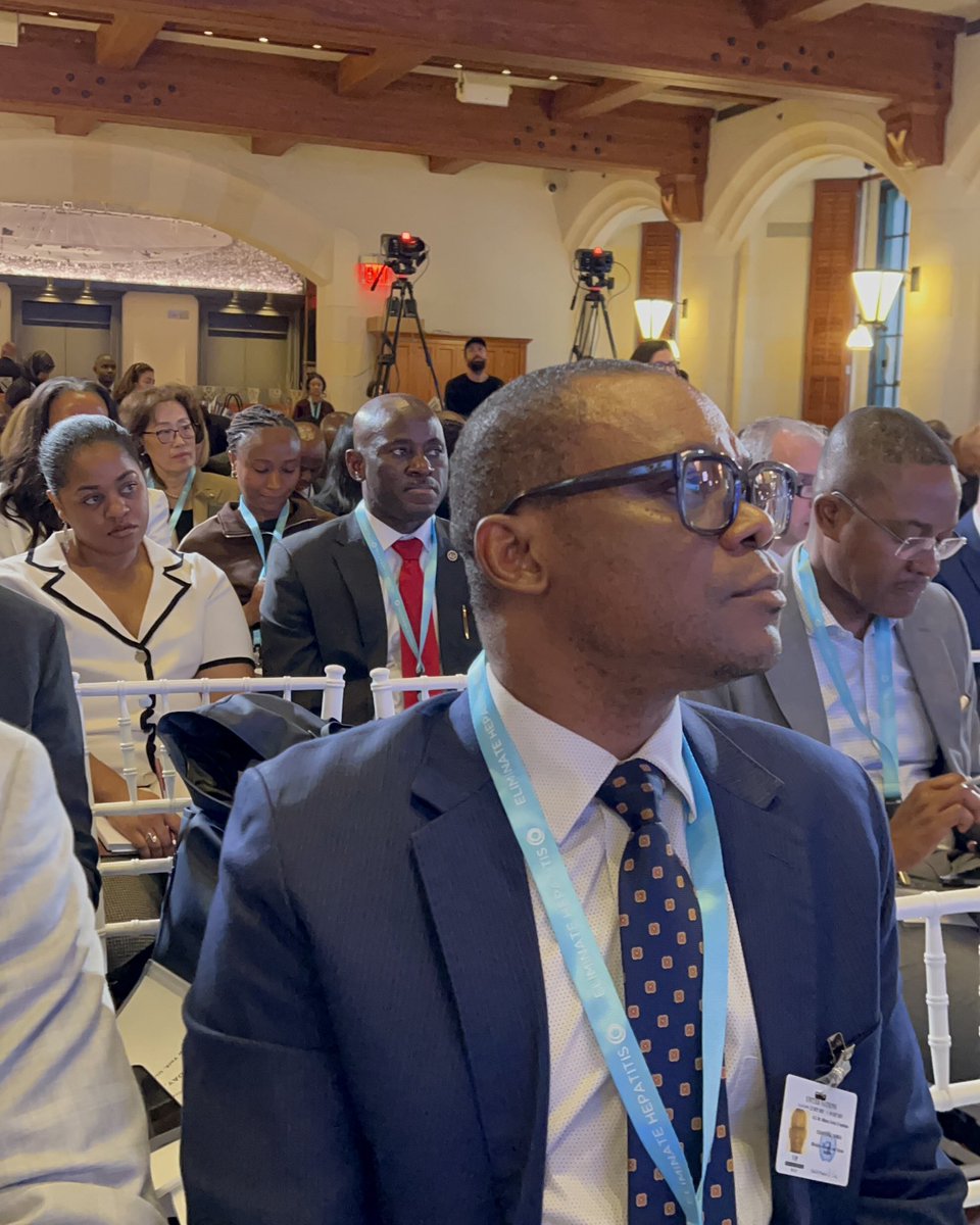 GuineaSalud's tweet photo. 🇬🇶 El Ministro de Sanidad de Guinea Ecuatorial ha participado en el evento de alto nivel del *UN Group of Friends to Eliminate Hepatitis*, reafirmando el compromiso del país en la lucha contra esta enfermedad a nivel global. #SaludParaTodos #GuineaEcuatorial #UNHepatitis https://t.co/swy4m98Ui9