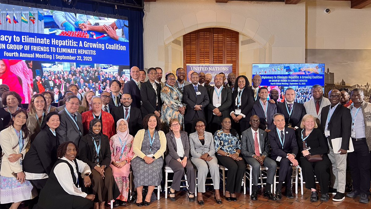 GuineaSalud's tweet photo. 🇬🇶 El Ministro de Sanidad de Guinea Ecuatorial ha participado en el evento de alto nivel del *UN Group of Friends to Eliminate Hepatitis*, reafirmando el compromiso del país en la lucha contra esta enfermedad a nivel global. #SaludParaTodos #GuineaEcuatorial #UNHepatitis https://t.co/swy4m98Ui9