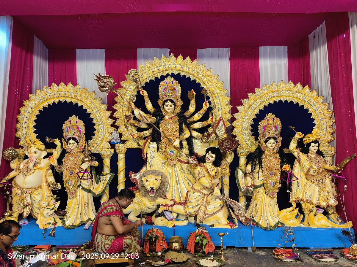 SwarupDas_Bls's tweet photo. #SubhaSaptami
On this auspicious day of #MahaSaptami, visited Azimabad Durga Mandap & offered my prayers to Devi Maa Kalaratri (Durga) to bless us all and by Her Divine grace remove all negativity from our lives and fill it with love, courage and enlightenment.
#DurgaPuja2025 https://t.co/xtSbbkEE8M