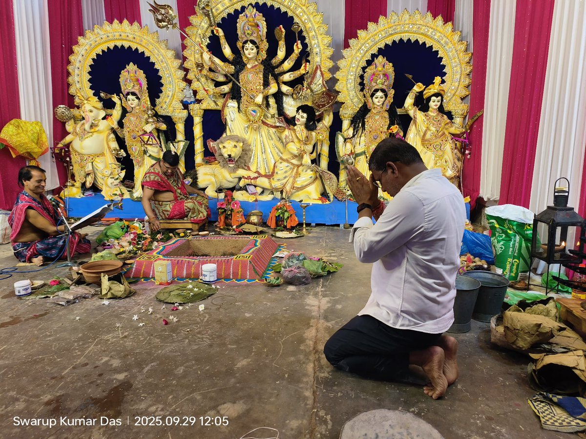SwarupDas_Bls's tweet photo. #SubhaSaptami
On this auspicious day of #MahaSaptami, visited Azimabad Durga Mandap & offered my prayers to Devi Maa Kalaratri (Durga) to bless us all and by Her Divine grace remove all negativity from our lives and fill it with love, courage and enlightenment.
#DurgaPuja2025 https://t.co/xtSbbkEE8M