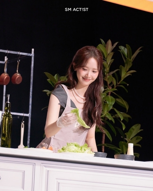 Kstyle_news's tweet photo. 少女時代 ユナ、日本で「暴君のシェフ」OSTを熱唱！名シーン秘話やサンドイッチ作りも
https://t.co/b6nMmkSQNX

#ユナ #少女時代 #暴君のシェフ https://t.co/LUbHjztqAj