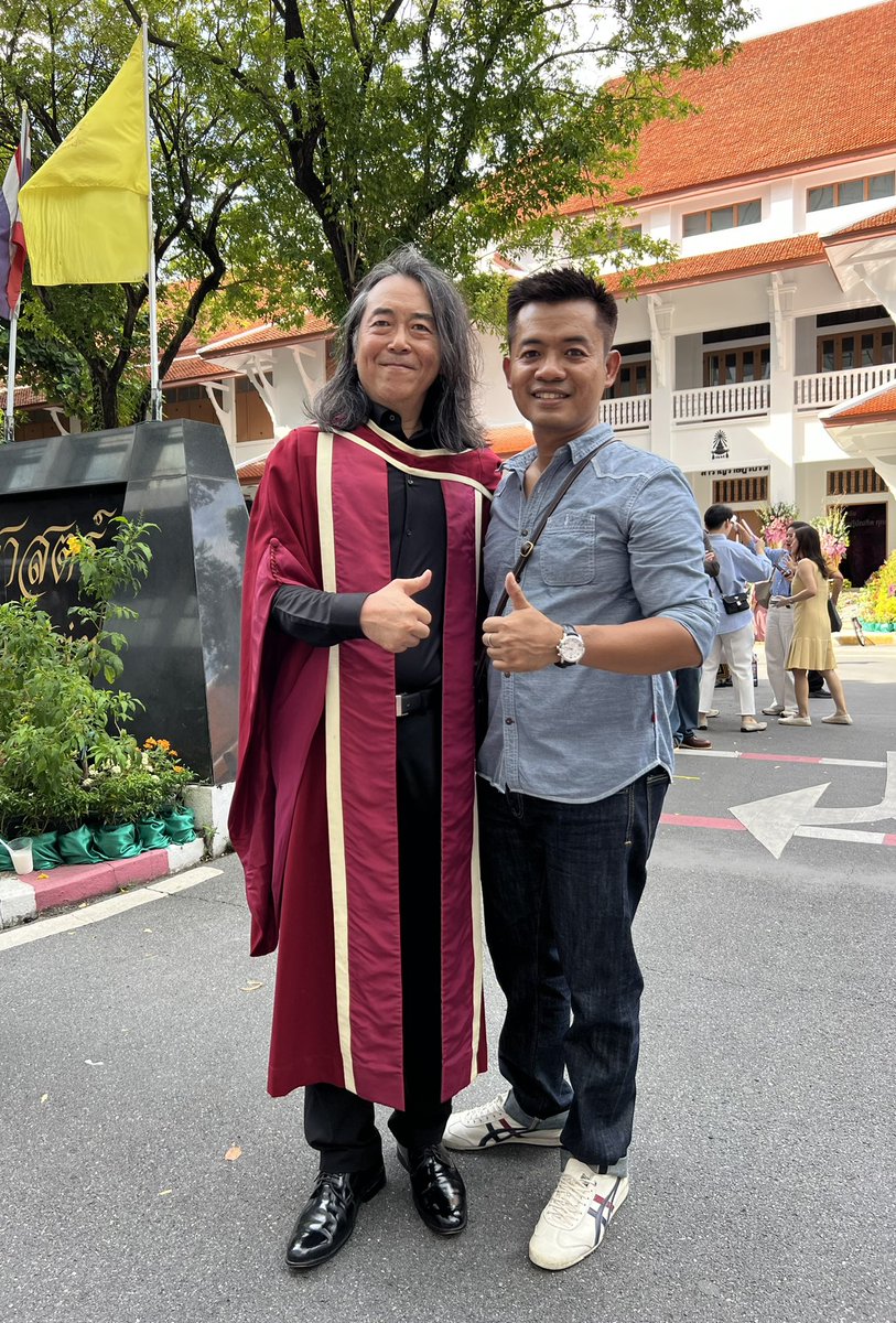 พบศาสตราจารย์ ไชยันต์ ไชยพร ต้องขอสักเเชะครับ