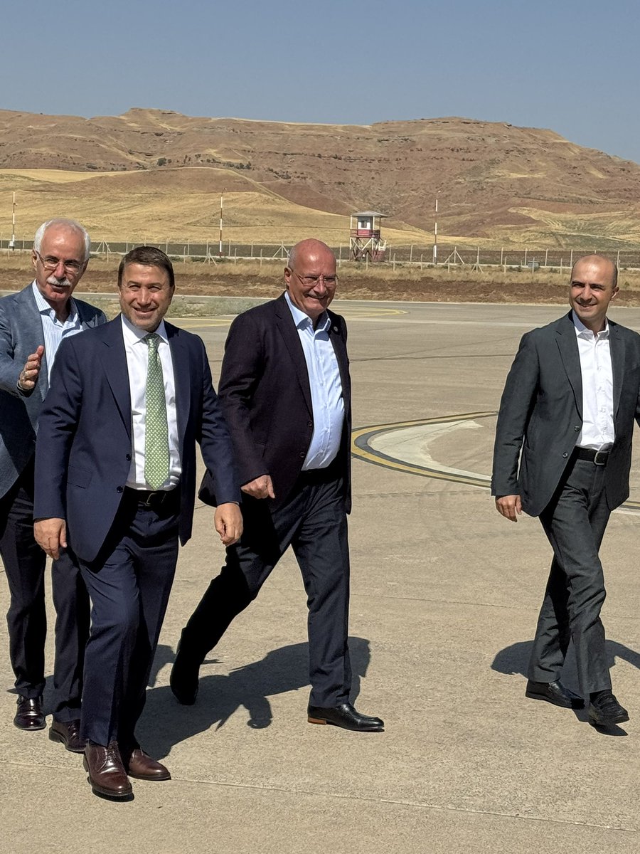 DoganYesilbas's tweet photo. Ankara Ticaret Odası Başkanı Gürsel Baran, Siirt Ticaret ve Sanayi Odası Başkanı Güven Kuzu ve KOSGEB Başkanı Ahmet Serdar İbrahimcioğlu, iş dünyasına yönelik desteklerin artırılması ve bölgesel kalkınmanın güçlendirilmesi amacıyla düzenlecek toplantı için bir araya geldi. https://t.co/eKCciSmZDl
