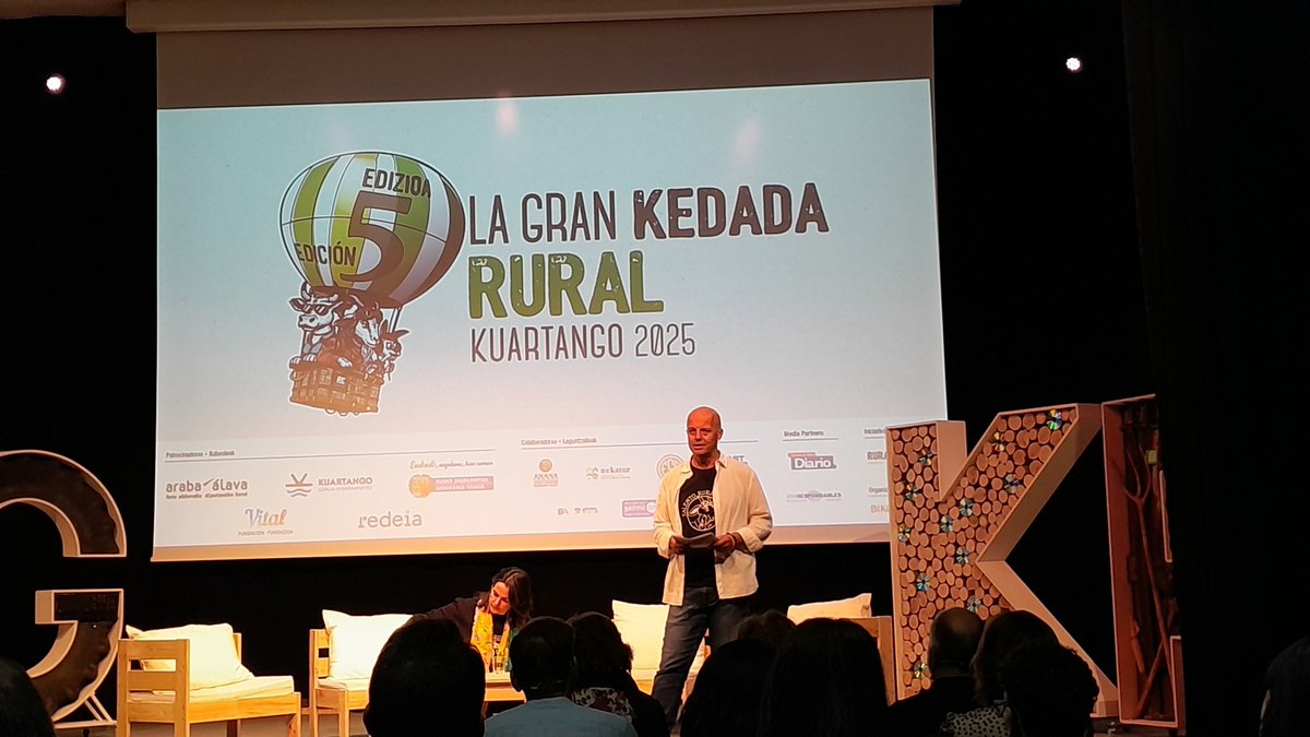turi_app's tweet photo. Fuimos a la #GranKedadaRural de #Kuartango con ganas de dar a conocer nuestro geoportal con el que queremos contribuiral desarrollo rural a través del turismo, pero pronto nos dimos cuenta de que lo realmente importante era escuchar 😍 https://t.co/RBShaw89cq