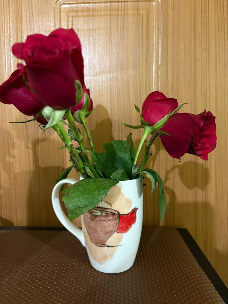 DrNikitaMehra's tweet photo. Here’s my @chaiforcancer ☕️ 🌹!
Safely kept at my 🏡 .. @CCHRCCancerCare
#FriendsofCachar🌿 , for life .. 🙌🏽 https://t.co/k5t0Mga0JK