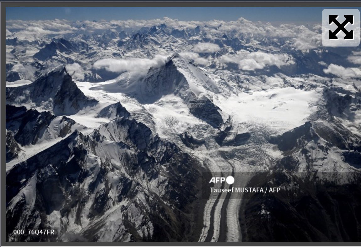 TauseefMUSTAFA's tweet photo. An aerial photograph taken from a passenger aircraft shows snow-covered mountain peaks in India's union territory of Ladakh on September 25, 2025.Kashmir #lehladakh #snowpeak https://t.co/PuvuVOCJs0