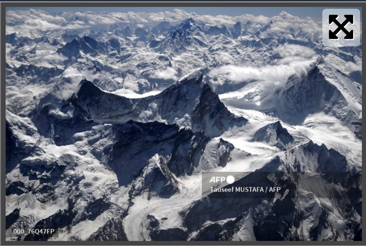 TauseefMUSTAFA's tweet photo. An aerial photograph taken from a passenger aircraft shows snow-covered mountain peaks in India's union territory of Ladakh on September 25, 2025.Kashmir #lehladakh #snowpeak https://t.co/PuvuVOCJs0
