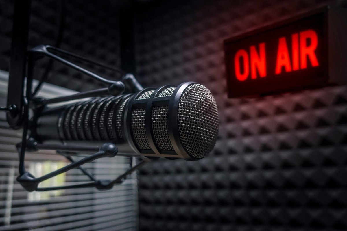 unilodz's tweet photo. Nowa audycja w Radiu Łódź - „a więc wojna”

Od 22 września w ramówce @radiolodz  pojawił się nowy program @MarcinPospiech1, w którym autor opowiada https://t.co/b45rV2jFAA. o tym, jak rodzą się konflikty. Audycja jest w każdy wtorek o 20:05. Wśród gości, nasi naukowcy! https://t.co/4lJWQvfofl