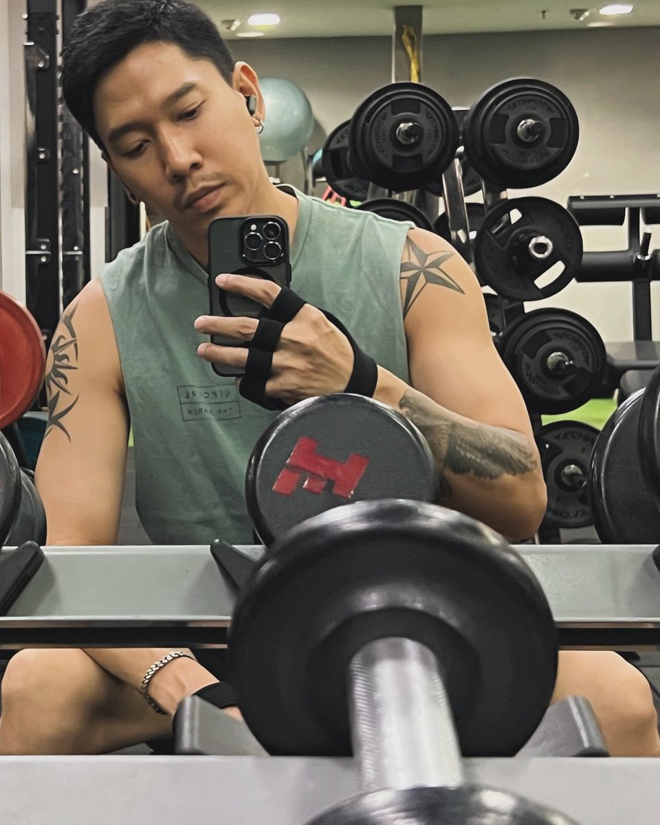 Pohm (@ohmroom) on Twitter photo 