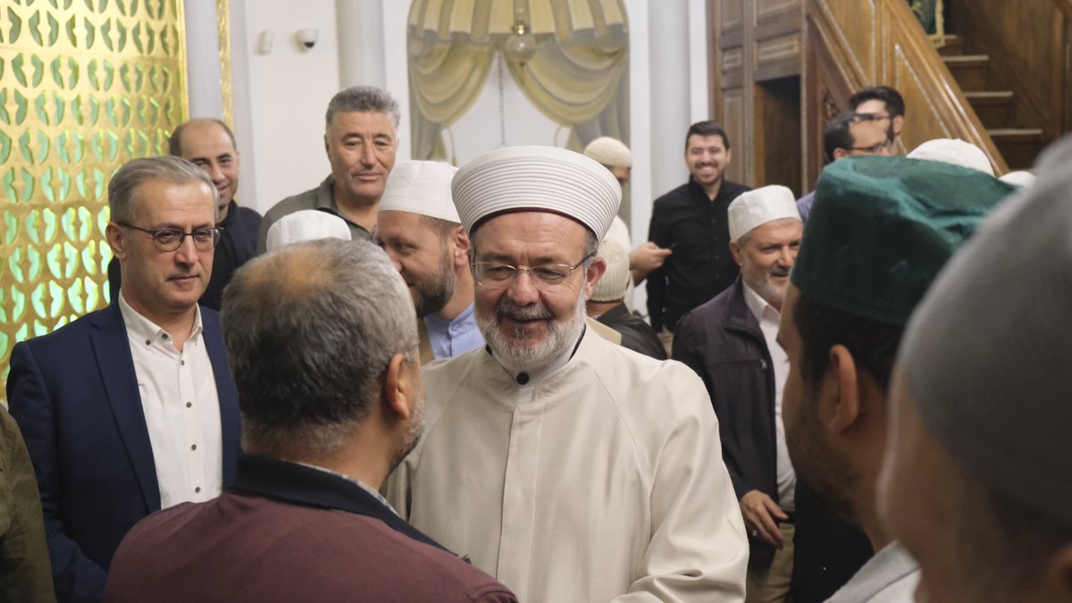 sumbulefendi's tweet photo. Sümbül Efendi Camii’nde emektar Diyanet İşleri Başkanımız Prof. Dr. Mehmet Görmez Hocaefendi’yi ağırladık.
Gazze başta olmak üzere ümmetin gündemine dair kıymetli sohbetleriyle bizleri ihya eden Hocaefendi’ye ve iştirak eden cemaatimize teşekkür ederiz. https://t.co/URBe2wJS0g