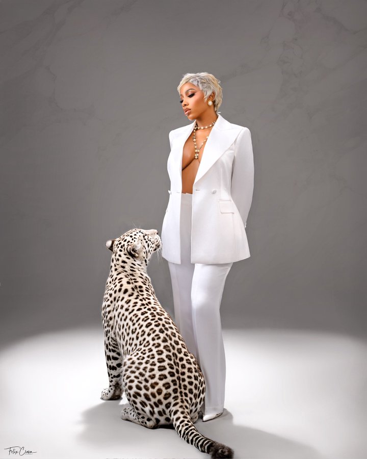 sallysylv's tweet image. My queen of all times. Just make a wish on my head, and it'll be sorted 💯💯
Happy birthday to you, my amiable fav. Mercy Chinenyenwa Eke🥰🥰😍😍🫂🫶🫶 @real_mercyeke #MERCYEKE