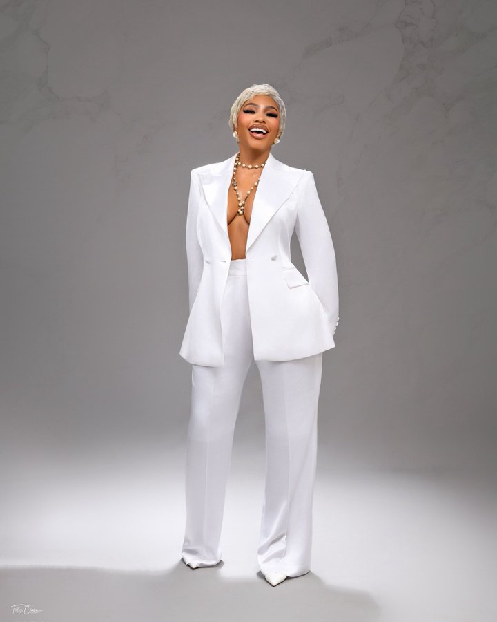 sallysylv's tweet image. My queen of all times. Just make a wish on my head, and it'll be sorted 💯💯
Happy birthday to you, my amiable fav. Mercy Chinenyenwa Eke🥰🥰😍😍🫂🫶🫶 @real_mercyeke #MERCYEKE