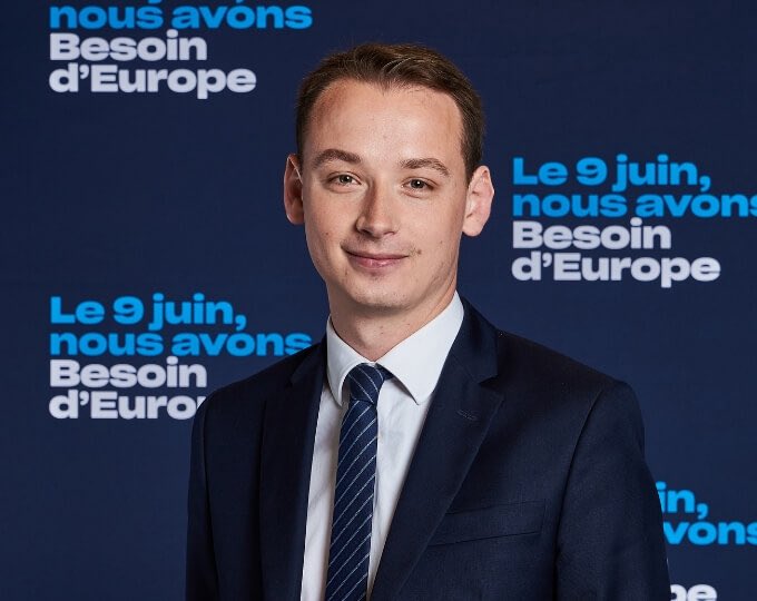 ➡️Un joyeux anniversaire à notre ancien Président <a href="/Jeunesenmarche/">Les Jeunes en marche</a> et désormais SG Délégué à la mobilisation au sein de Renaissance <a href="/Ambroise_Mejean/">Ambroise Méjean</a> ! 🎂🍰🍿