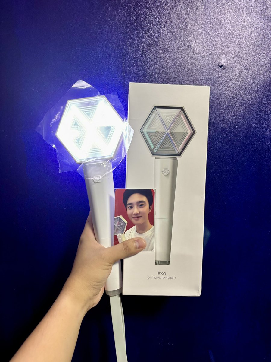 thedeitydan's tweet photo. Thank you @thevivishoppe ✨💙 https://t.co/whpTnNnpz7