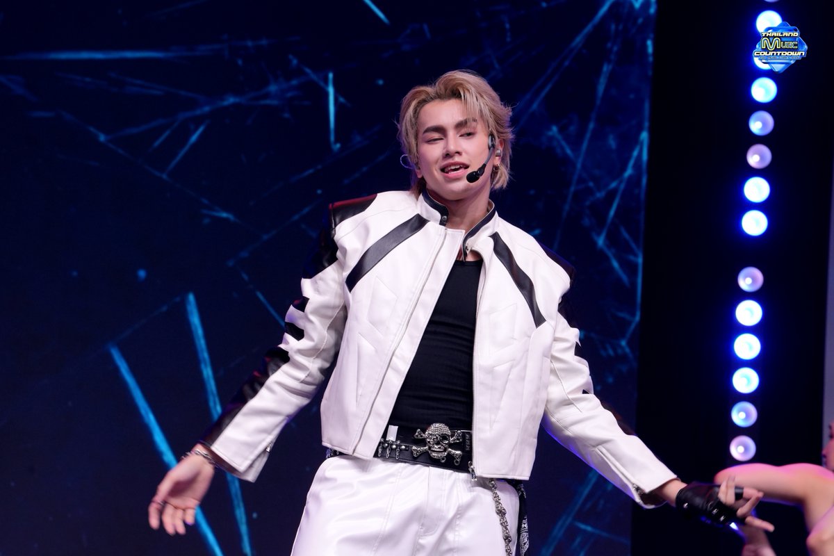 TMCcountdown's tweet photo. [Stage Show #TMC_EP20] ประจำวันวันอาทิตย์ที่ 28.09.2025

🎤 CSNP

📺 ติดตามชม Thailand Music Countdown ทุกวันอาทิตย์ เวลา 16.45 น. ทางช่อง 3HD
หรือดูได้ทาง Youtube Live : Thailand Music Countdown ทุกวันอาทิตย์เวลา 16.00 น.

👉🏻ติดตามข่าวสารของศิลปินที่ชื่นชอบและกิจกรรมสุด Exclusive ได้ที่ : https://t.co/nYNo9hgV3w

#CSNP #TMC2025 #ThailandMusicCountdown #TrueCJCreations #Ch3Thailand