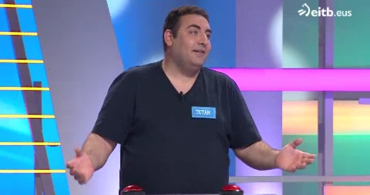 MagoTutan's tweet image. Hay que empezar la semana con ritmo, y que mejor escucharme cantar en el programa @estonoesnormal_eitb ,os dejo el enlace del viernes. Cada día estoy más convencido que lo mío son las canciones
#magotutan #risas #programatv #tv #eitb2 #magia #concursotv 

eitb.eus/N_5D7JpA/