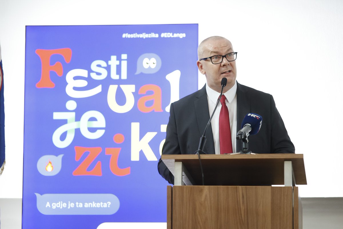 In case you've missed it, here are a few pictures from the Festival of Languages🥳
After speeches by representatives of the <a href="/min_kulture_hr/">Ministarstvo kulture i medija</a> , the #FFZG and <a href="/EK_Hrvatska/">Europska komisija u Hrvatskoj</a> , the gatherd were greeted by the director of the #ACFZagreb and president of EUNIC Croatia <a href="/MarinaChrystoph/">Marina Chrystoph</a>
