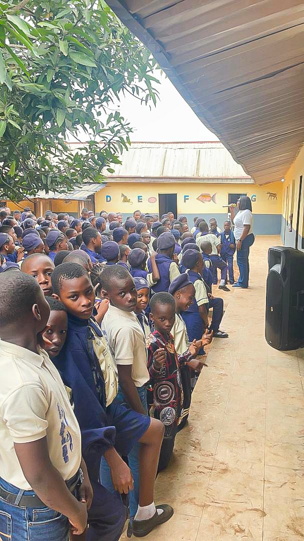 globalpe2's tweet photo. In Benin City, YAVE Network, in collaboration with Global Peace Development, marked #PeaceDay2025 at Patray Education Centre.
156 pupils joined in discussions on peace and safety, showing how young voices can lead the way.
#Youth4Peace #EdoState #GlobalPeaceDevelopment https://t.co/eQXkrZHopy
