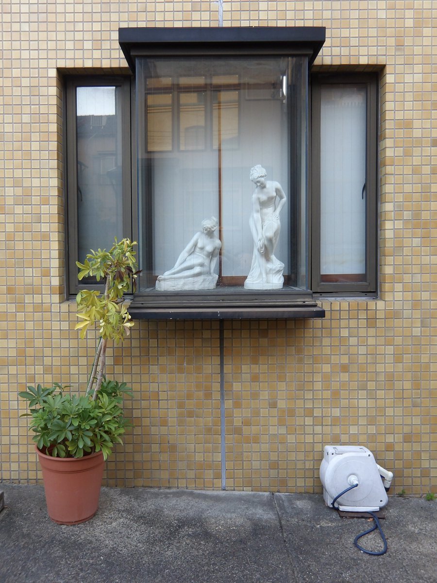 あまりにも絵画/彫刻すぎる