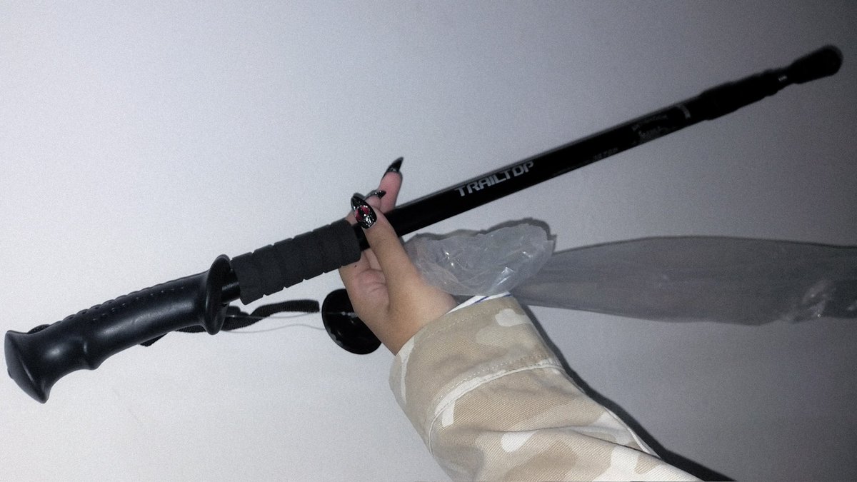 bahngcha's tweet image. decorating my new trackpole with fromstar x room23 sticker ˚ʚ♡ɞ˚