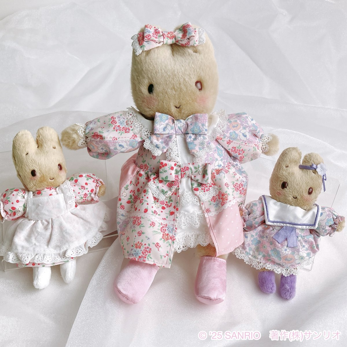 ec_sanrio's tweet image. \8日発売!#新商品✨️ /
マロンクリームのファッションショーシリーズ🎀
マロンクリームが様々な花柄のワンピース姿をお披露目しているよ🌷
本店👇
shop.sanrio.co.jp/item?order_by=…
楽天市場店👇
item.rakuten.co.jp/sanrio/c/00000…
Yahoo!ショッピング店👇
store.shopping.yahoo.co.jp/sanrio/daae5ea…
※発売日9:30公開