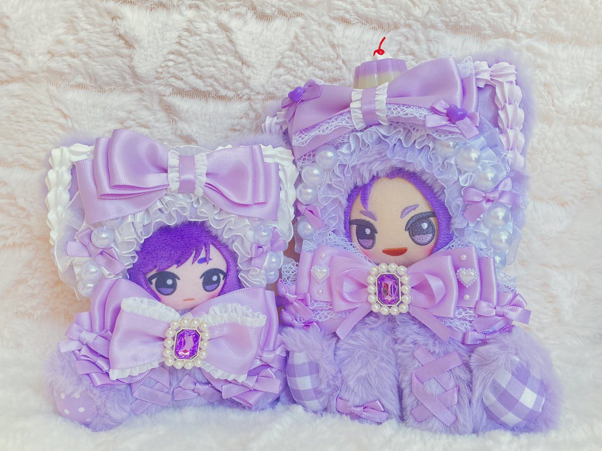 こちらは、るにさん（<a href="/nyanllzqx/">るに</a> ）にオーダーメイドで作っていただいたお洋服（右）と、以前通常販売でご縁をいただいていたお洋服（左）💜

このお姫様みたいなデザインや色合いが大好きです🥰💕
オーダーの方はホイップやプリンの色、パーツの色まで指定させていただけて、すごく楽しかったです✨️