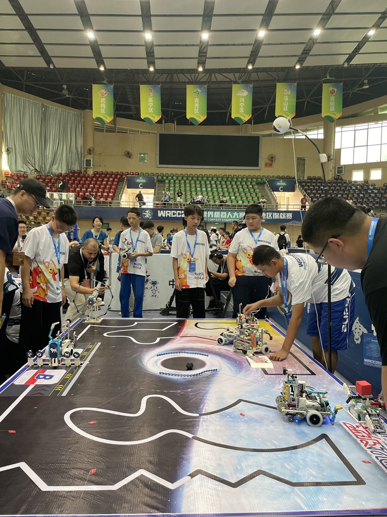 zmrobot's tweet image. Congratulations to the teams take part in 2025WRC Championship -ASEAN in Guangxi!
  --ZMROBO Super AI
#WRC #SuperAI #SuperTrack #robot