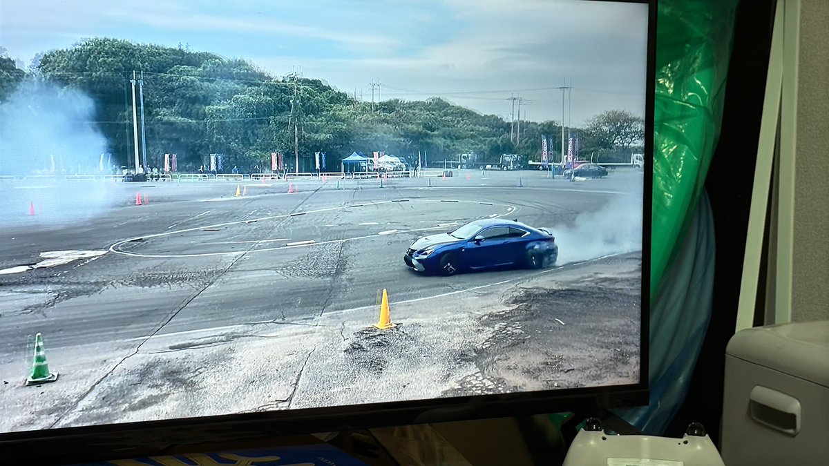 fmcolor2's tweet photo. 九州ドリフトリーグを視聴。
谷口さんきてたんだ。。
3位おめでとうございます!
シルビア王国九州でこの戦績は凄いw
#RCF
#ドリフト
#九州ドリフトリーグ
#タイヤクラフト
#新川SPL
#MYtec https://t.co/ZAYakXFzgt