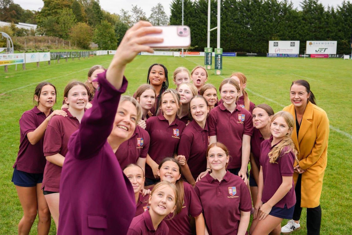 PATKingsSchool's tweet image. Friday was a great day for King’s Rugby, meeting Yvette Cooper and Stephanie Peacock, Minister for Sport &amp;amp; champion of women’s rugby!

We are proud that all our girls now play for #Pontefract Rugby Team as they chase success on and off the pitch. 🏉 🔥 #WomensRugby #BeKings