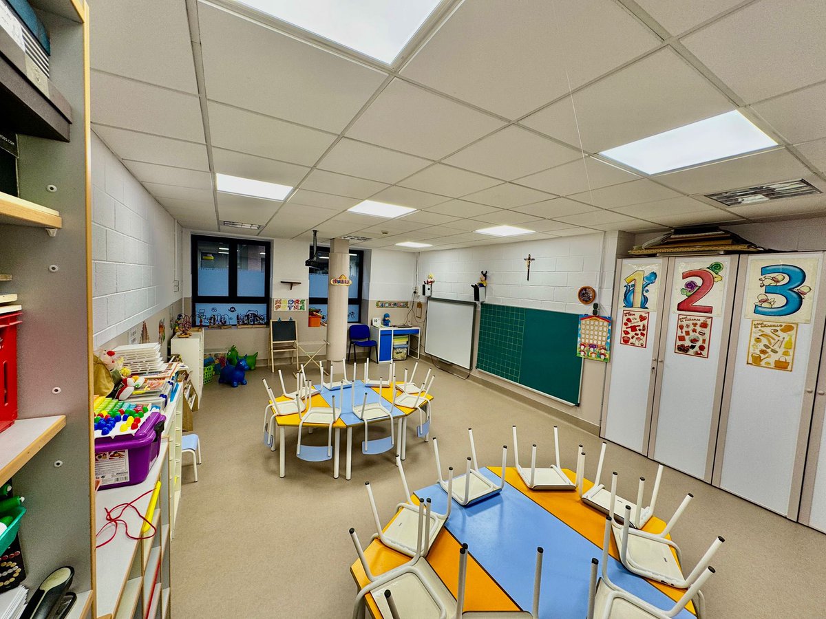 VReinaGijon's tweet photo. Gracias a la aportación de nuestras familias, hemos mejorado las aulas de Infantil ❤️❤️

Espacios más acogedores y modernos para aprender mejor.

#JuntosConstruimosUnColegioMejor #EducacionInfantil #Colegio #Familia #AulasModernas https://t.co/7aRZfE9AZD