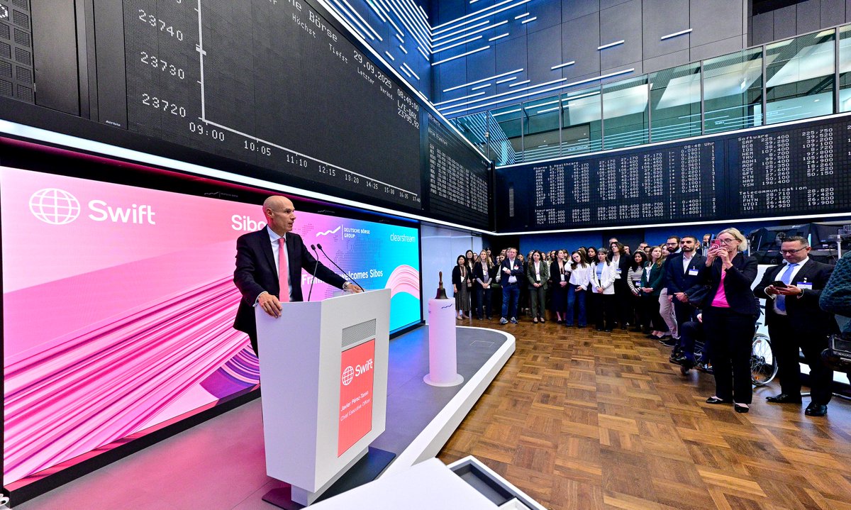 swiftcommunity's tweet image. 🔔 The trading floor is open!
 
As Sibos 2025 begins, it was an honour to open trading at the Frankfurt Stock Exchange this morning. 

Our CEO, Javier Perez-Tasso, Chief Corporate Officer, Rosemary Stone, and Chair of the Swift Board, Graeme Munro, attended the ceremony, hosted…