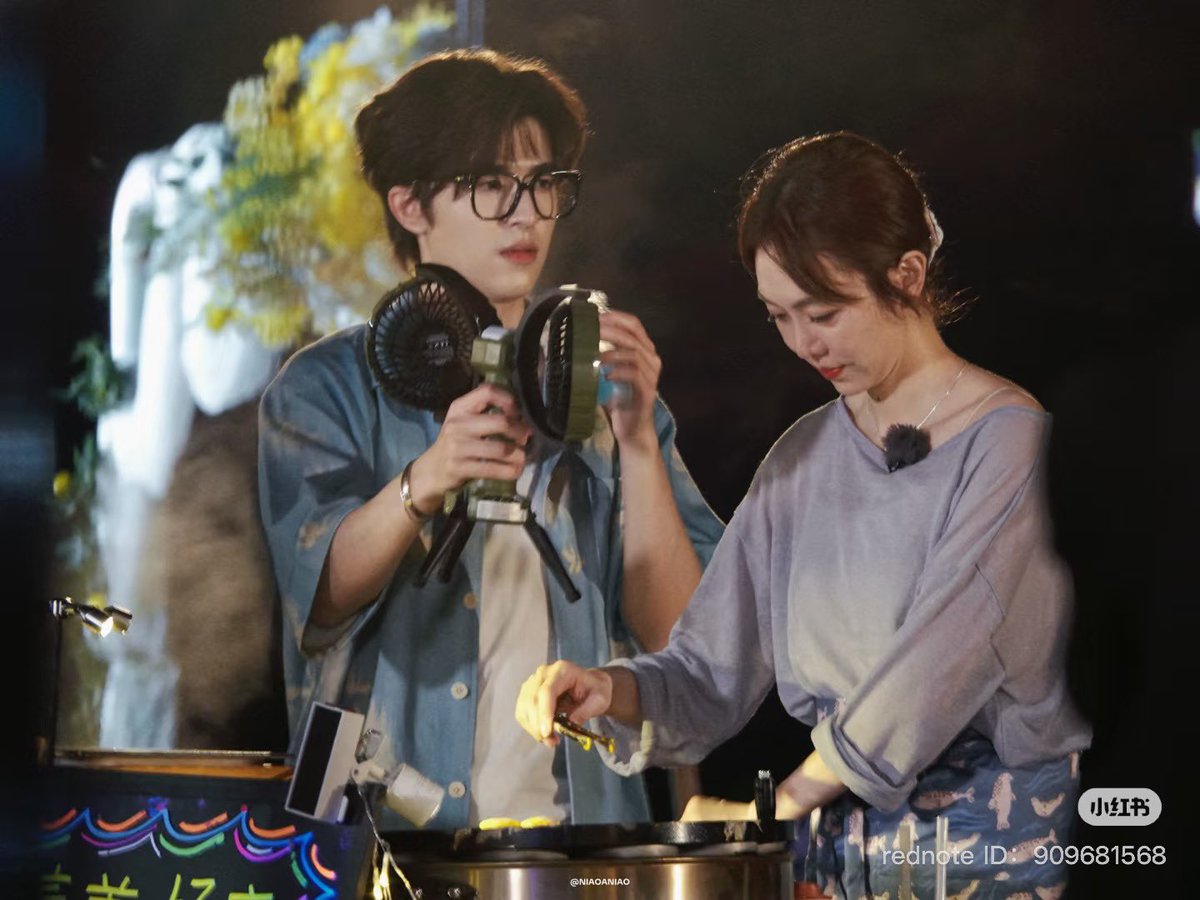 สอบถามค่ะพัดลมรุ่นนี้ซื้อที่ไหนคะหล๊อหล่อ