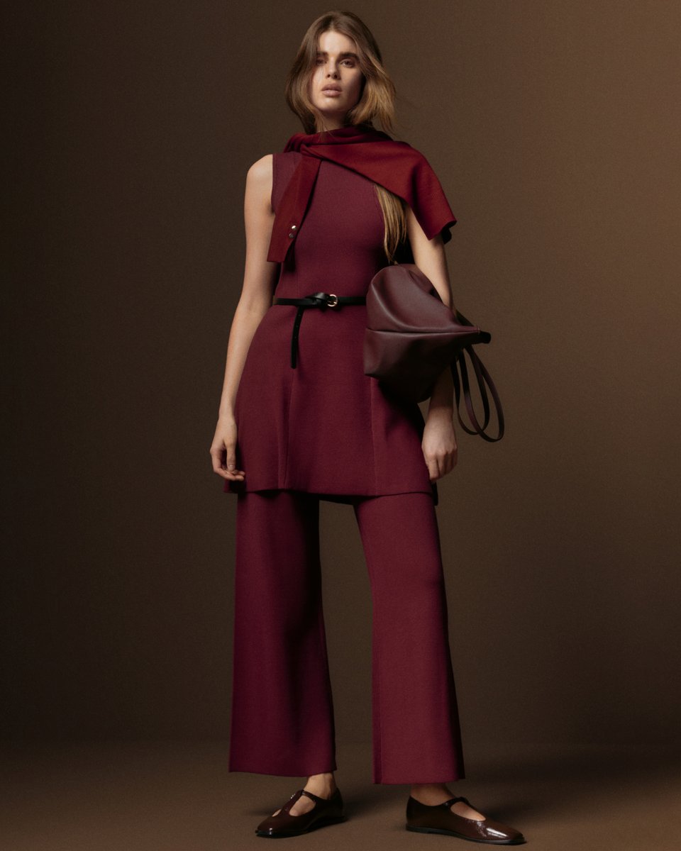 Burgundy and basic knitwear give a fresh revamp to the autumn wardrobe. Discover our latest drop with warm outerwear and layered knitwear. See it all at lefties.com and in-store. #Lefties #LeftiesEverywhereOnEveryone