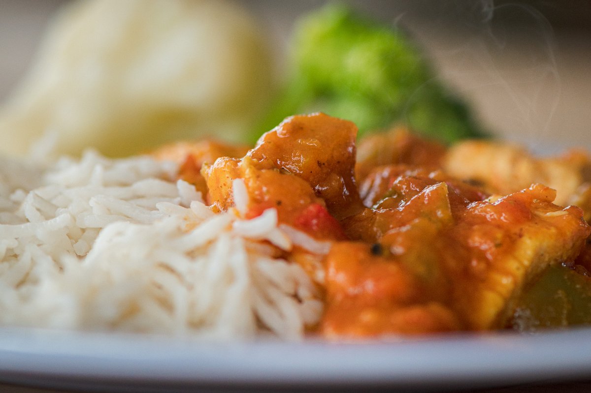 Our handmade mild chicken curry is back on the menu today! Made with fresh British chicken and cooked with care, it’s the perfect comfort meal to brighten your day.

#FreshFood #HandmadeCurry #BritishChicken #ComfortFood #FromScratch