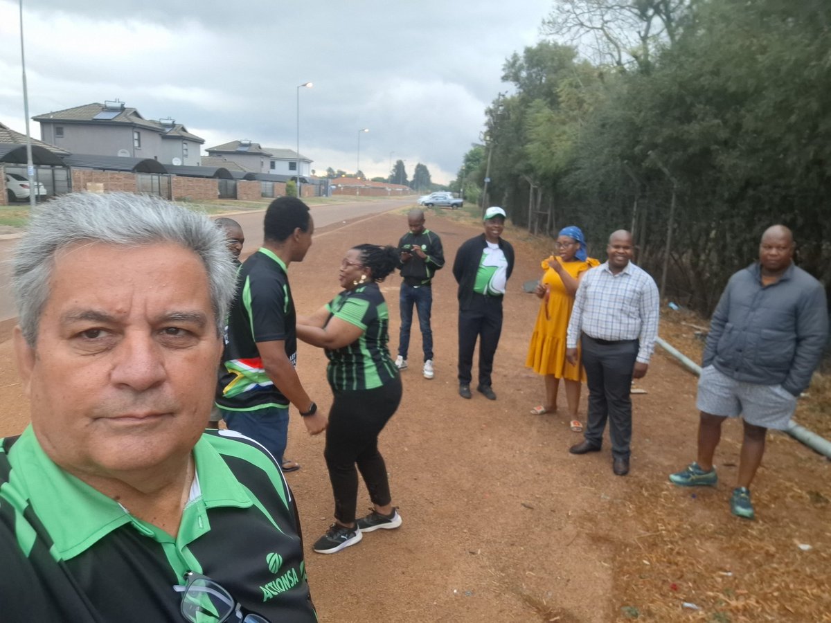 Today with site inspection in Andeon we met with residents who stopped thieves removing a streetlight after it was taken down by a accident. It's good to know residents are positively involved in their communities fighting crime