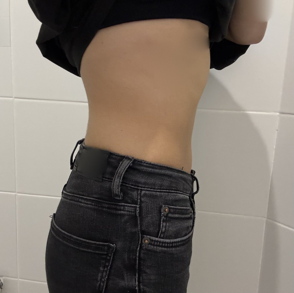 hannahedtwtt's tweet photo. Todays bodycheck. Im feeling kinda skinny? But i got period second time in this month😭😡
#ed #edtwt #ana #mia #toofat #piggy #fasting https://t.co/5TfgHJSzHZ