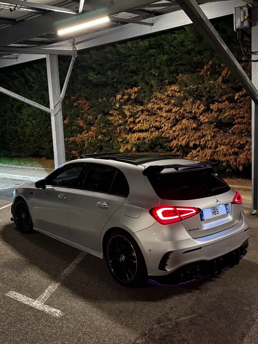 Luteendo's tweet photo. Undoubtedly one of the finest hatchbacks by Mercedes 🥵 https://t.co/yP0STDh8JI