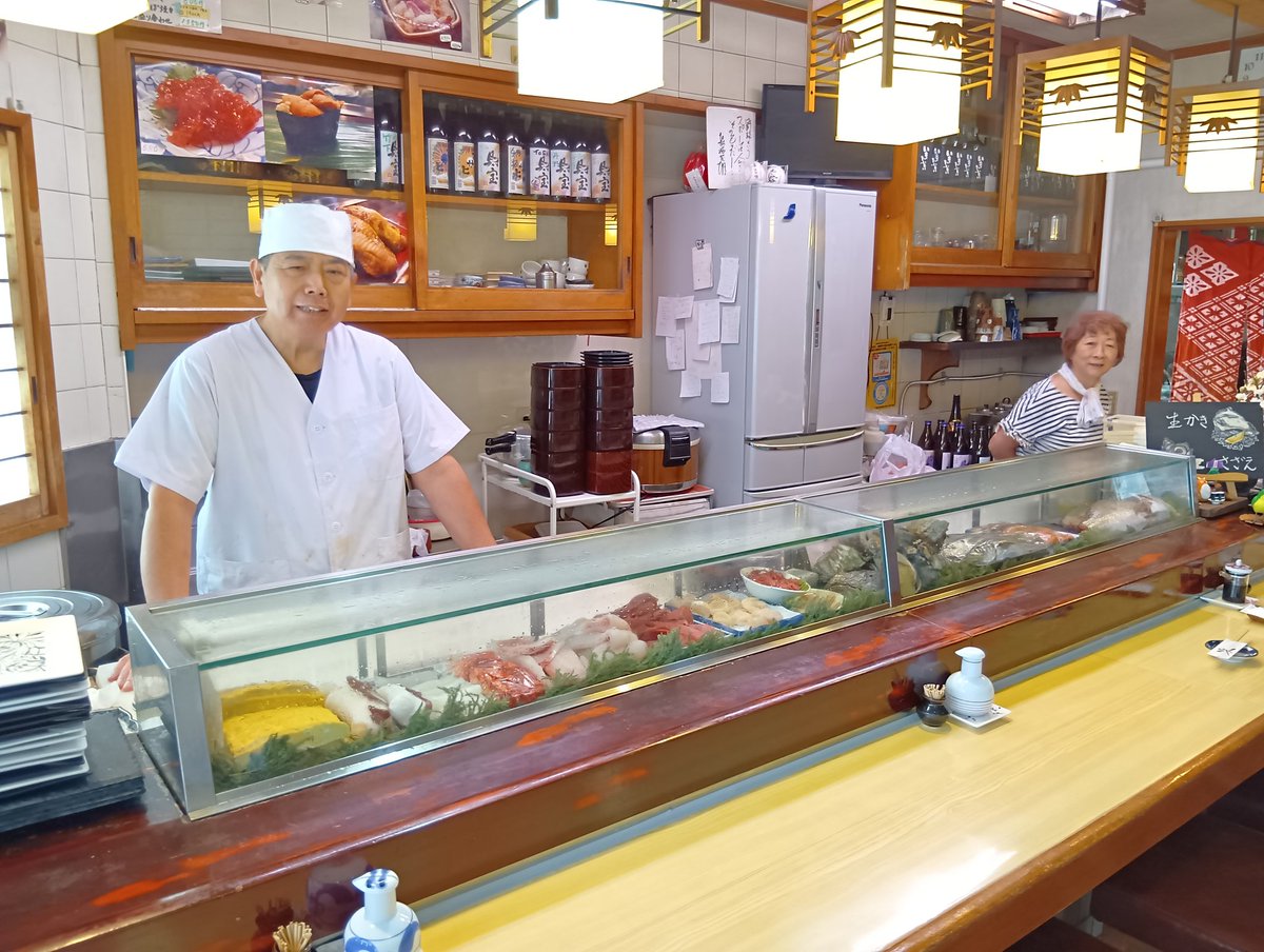 KomaeCity's tweet photo. 調布・狛江の魅力PR部のメンバーが狛江市内の気になるお店を取材しています📸✨️
地元密着の街のお寿司屋さん🍣 「江戸前 恭寿司」は慈恵医大第三病院の近くにあります。
取材記事はnoteで公開していますので、ぜひご覧ください。
https://t.co/TCjEgyV34T
#狛江 #狛江市 #komae #chofu_komae https://t.co/mTOxSZQbQs