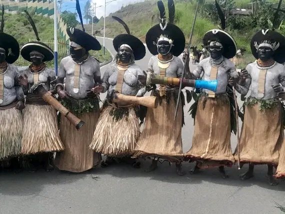 SWaitea's tweet photo. Enga cultural show... https://t.co/g3979z6Sp5