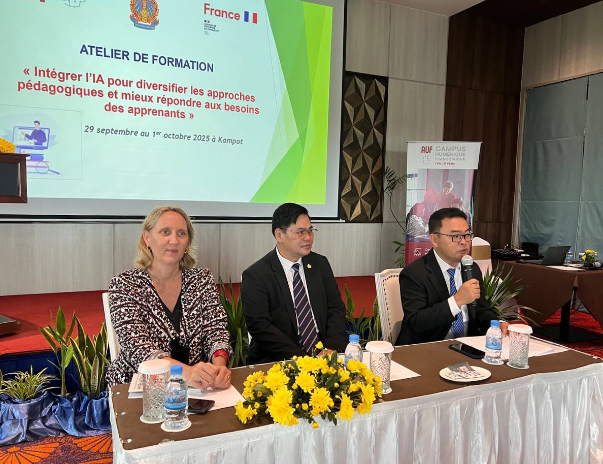 📚 Atelier de formation des formateurs à destination des enseignants de français pour l’intégration de l’intelligence artificielle au Cambodge 🤖🇰🇭

ℹ️ Pour plus d’informations, rendez-vous sur : auf.org/nouvelles/actu…