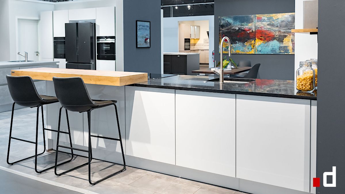 🌟 Entdecke deine Traumküche im #dassbach Küchenstudio in Krefeld! Ob moderne Design-Küche oder klassische Landhausküche – wir planen gerne auch deine neue Küche! Besuche uns und lass dich inspirieren🔥👉 buff.ly/waZmC7X #Küchenplanung #DesignKüchen