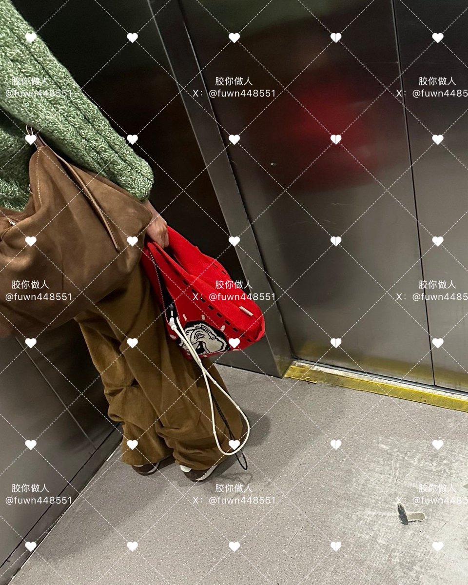 胶你做人 tweet media