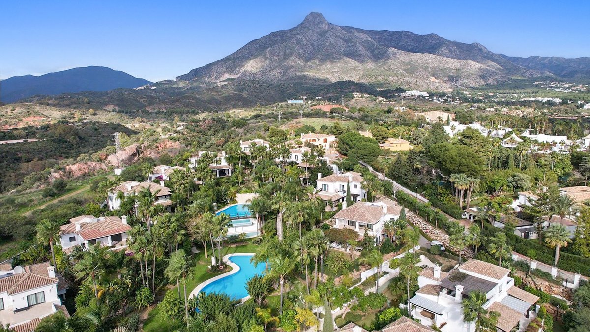 Lomas de Magna Marbella Collection – on the Marbella Golden Mile

Ref: 4825MLV &amp; 4826MLV
Price: 2.650.000€ - 3.150.000€

marbellaliving.com/villa-for-sale…

#Lomasdemagna #Marbellagolden #villa #forsale #sevende #Marbella #Marbellaliving