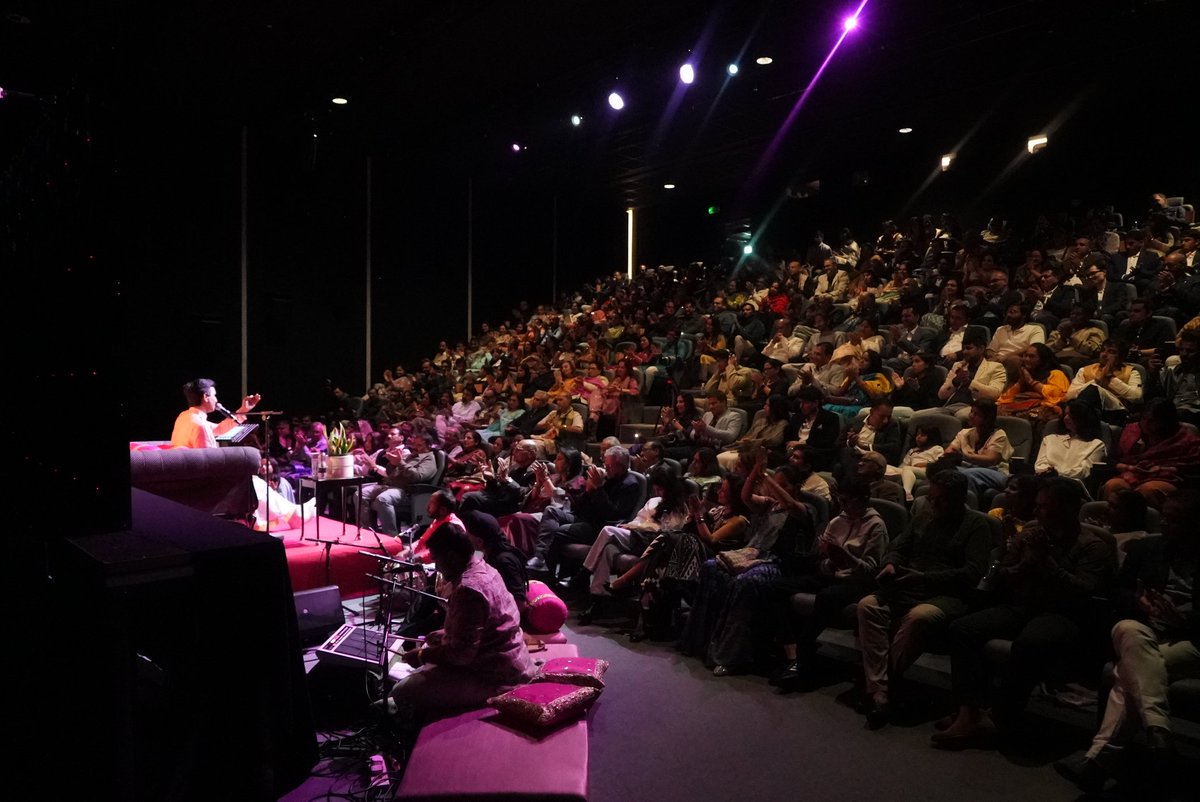 Dr Kumar Vishvas tweet media