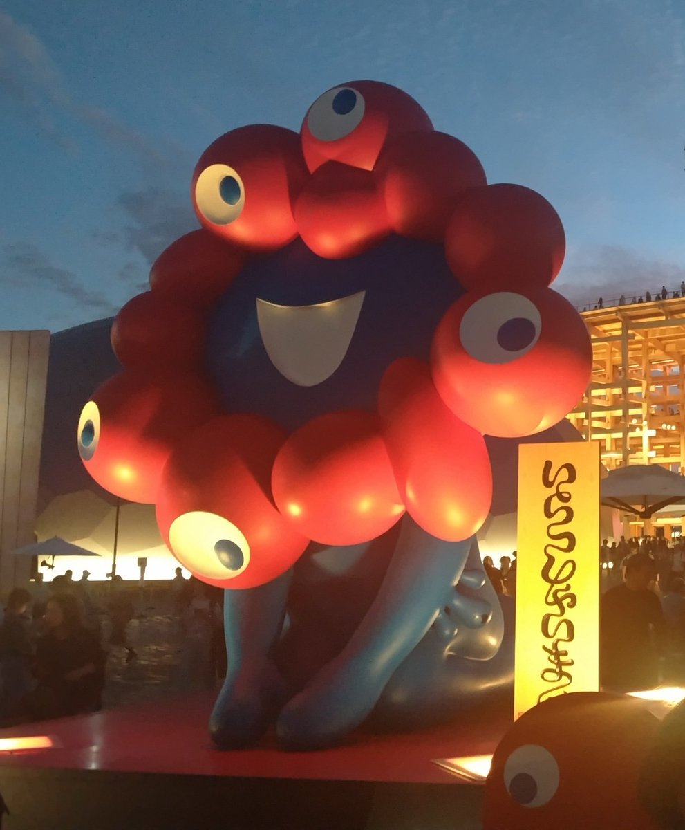 再び万博に来ております( ◜ᴗ◝)
このライティングだとミャクミャクさまの怪異度がより増してる…w